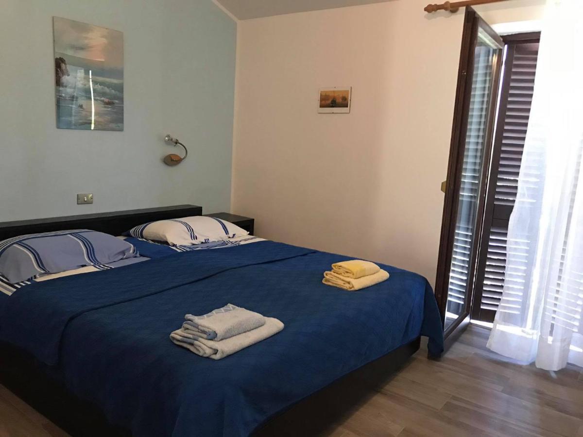 Draga Rooms Njivice Kültér fotó
