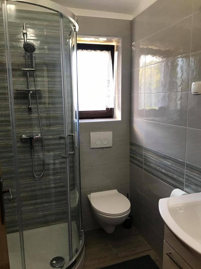 Draga Rooms Njivice Kültér fotó
